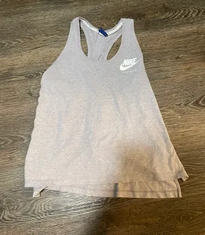 Nike tank thumbnail 1