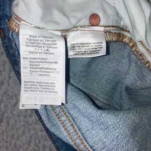 Madewell High Rise Slim Boyjean Women 32‎ Distressed Raw Hem Crop Medium Wash thumbnail 10