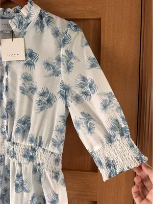 NWT The Shirt Rochelle Behrens Tiered Mini Dress White Blue Floral Women’s Small thumbnail 4