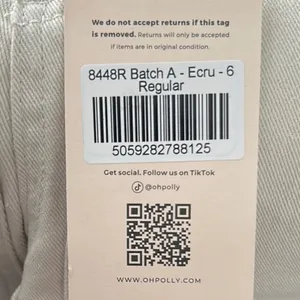 Oh Polly Size US 2 Devyn Mid-Rise Flare Jeans in Ecru thumbnail 4