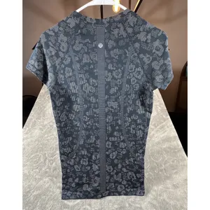 Lululemon Swiftly Tech Short Sleeve 2.0 Shirt Womens 6 Floral Print Fitted thumbnail 3