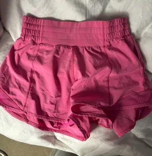 Lululemon HR Hotty Hot Shorts 2.5" thumbnail 1