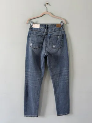 NWT American Eagle Mom Jeans Strigid Comfort Stretch‎ Waistband Ripped Denim thumbnail 3