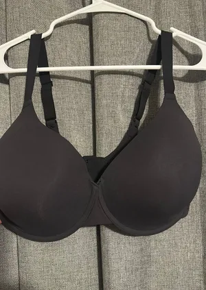 SKIMS Bra thumbnail 1