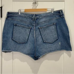 Good American Bombshell Jean Shorts Shadow Pocket Raw Hem Blue Size 20 Festival thumbnail 6