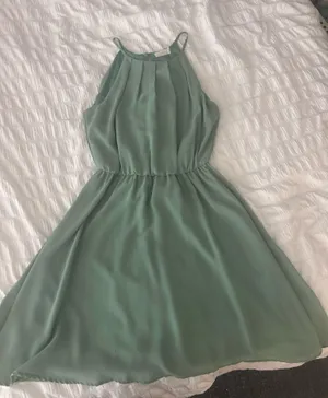 Green dress thumbnail 1