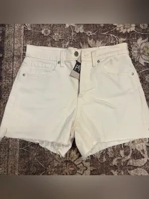 Just Black White High-Rise Denim Shorts - JBD thumbnail 2