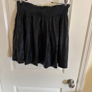 7 For All Mankind Black Faux Leather Pleated Aline High Waisted Skirt NWT Small thumbnail 3