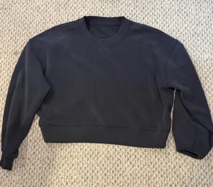 Lululemon Perfectly Oversized Cropped Crew thumbnail 1
