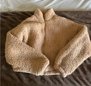 Hollister Sherpa thumbnail 1