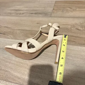 Daisy Fuentes Collin patent faux leather Strappy Stiletto Heel Shoe Beige‎ 6.5 thumbnail 8