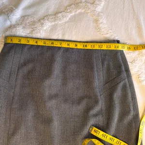 EXPRESS‎ GRAY SKIRT FOR WOMEN SIZE 6 Fully Lined Side Zipper Closure thumbnail 8
