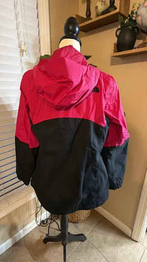The North Face Pink & BlackThe North Face Pink & Black Hooded Windbreaker Jacket thumbnail 4
