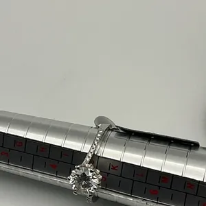 1.1ct Moissanite Solitaire Ring 925 Sterling Silver Size 5.5 thumbnail 3