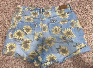 American Eagle “Mom Shorts” thumbnail 2