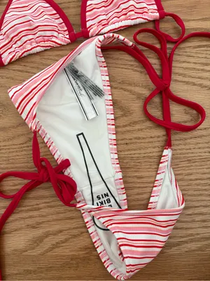 Frankie’s Bikinis set thumbnail 2