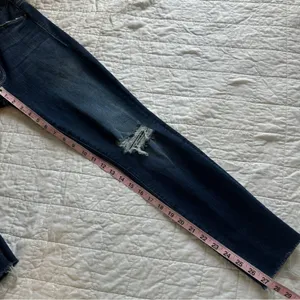 MOTHER The Looker Ankle Fray Jeans In Cat Attack 27 High Rise thumbnail 6