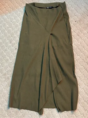 Zara Ruffled Ribbed Skirt in dark khaki/olive green NWT thumbnail 1