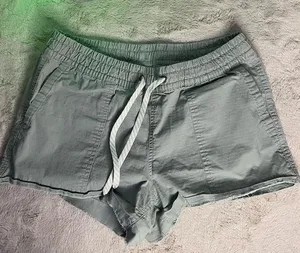 Vuori Women's Utility Ripstop Shorts Sage Green Size XS Activewear thumbnail 1