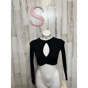Windsor black crop top thumbnail 6