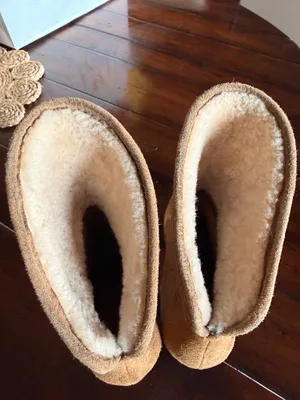 Ugg healed Shearling Boots thumbnail 3