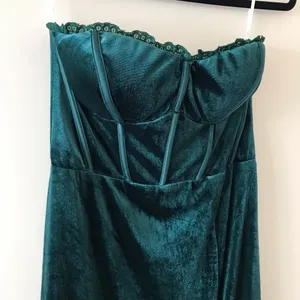 Lulus Luxurious Allure Emerald Green Velvet Strapless Maxi Dress, Size Medium thumbnail 6