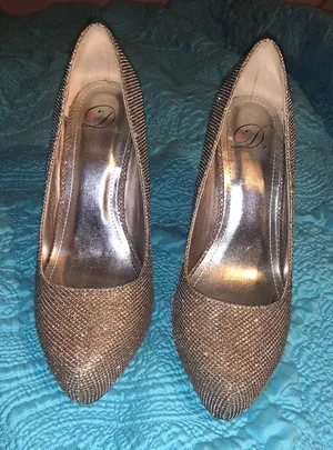 gold sparkly pumps Size 6.5 thumbnail 2