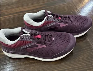 Brooks Dyad 10 Women 8D Wide Purple Cushioned Gym Running Activewear Shoes thumbnail 1