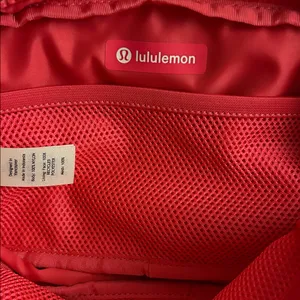 Lululemon Athletica Everywhere Belt‎ Bag in Raspberry Coulis Crossbody Sporty thumbnail 6