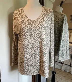 American Eagle XS Leopard Top thumbnail 1