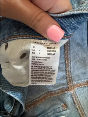 American Eagle High-Rise Baggy Jeans thumbnail 3