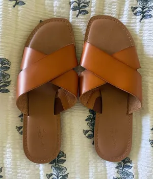 Universal Threads Sandals Women’s thumbnail 1