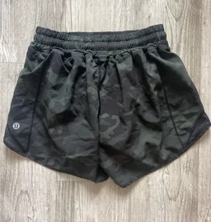 lululemon shorts  thumbnail 2
