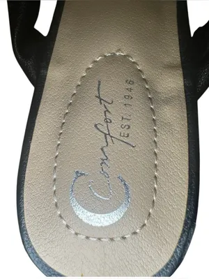 C. EST 1946 Leather Slide Sandals 7 Black EUC thumbnail 3