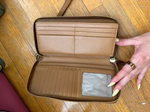 Michael Kors Wallet thumbnail 3