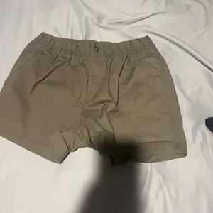 Prana green shorts‎ size 6 thumbnail 2