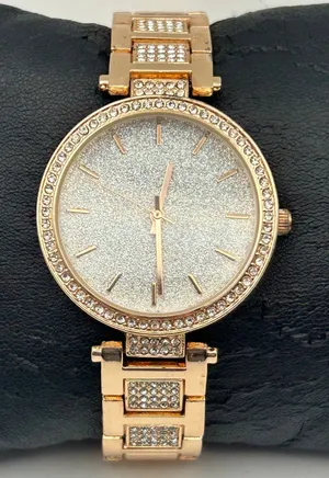 Women’s Rose Gold Crystal Bezel Women’s Fashion Watch Working New Battery thumbnail 1