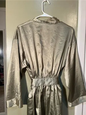 Victoria's Secret Women's One Size Silky Satin Robe Pale‎ Light Green True Wrap thumbnail 8