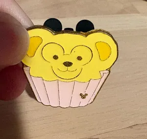 Disney Duffy the Bear 2018 Hidden Mickey Pin thumbnail 1