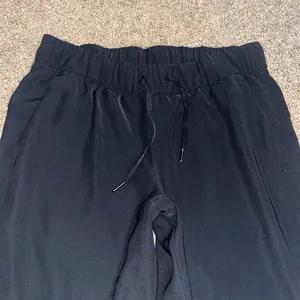 Lululemon On The Fly‎ Jogger Black 8 thumbnail 5