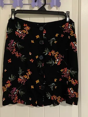 Olivaceous women’s floral miniskirt‎ — medium thumbnail 1