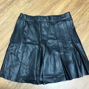 Hollister Ultra High-Rise Black Leather Pleated Skirt Sz S thumbnail 10