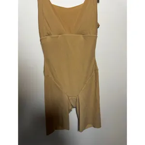 Brand New Maidenform Women's Size Medium Beige One Piece Bodysuit Shapewear thumbnail 3
