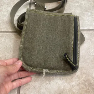 Keen Olive Green Canvas Crossbody Bag Oliver Bonas Colorblock Card Holder purse thumbnail 6