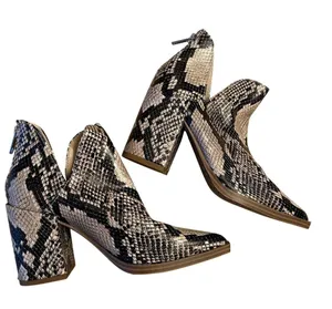 STEVE MADDEN Western Cedar Bootie In Natural Snake Print Size 6 Pointed thumbnail 3