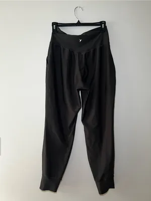 Old Navy Active Black High-Waist Jogger Pants thumbnail 4