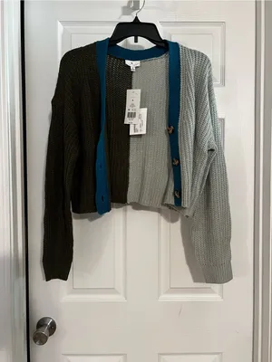 True Craft Olive and Teal Cropped Knit Cardigan thumbnail 2