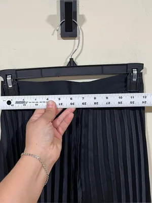 NWT ZARA NEW WOMAN HIGH WAIST PLEATED MIDI SKIRT BLACK size XS thumbnail 4