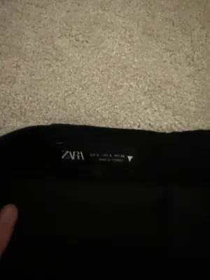 Zara black mini skirt thumbnail 3