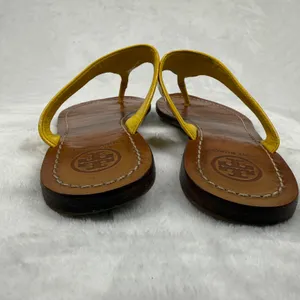 Tory Burch Miller Thong Sandals Yellow Patent Leather Gold Logo Medallion‎ 6M thumbnail 4